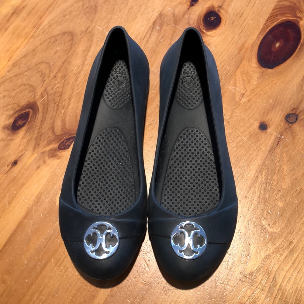 Last chance! Donating soon! Black Croc Flats 🖤